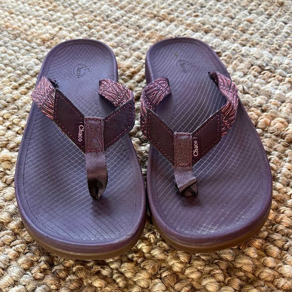 Chaco Flip Flops - Picture 1 of 3
